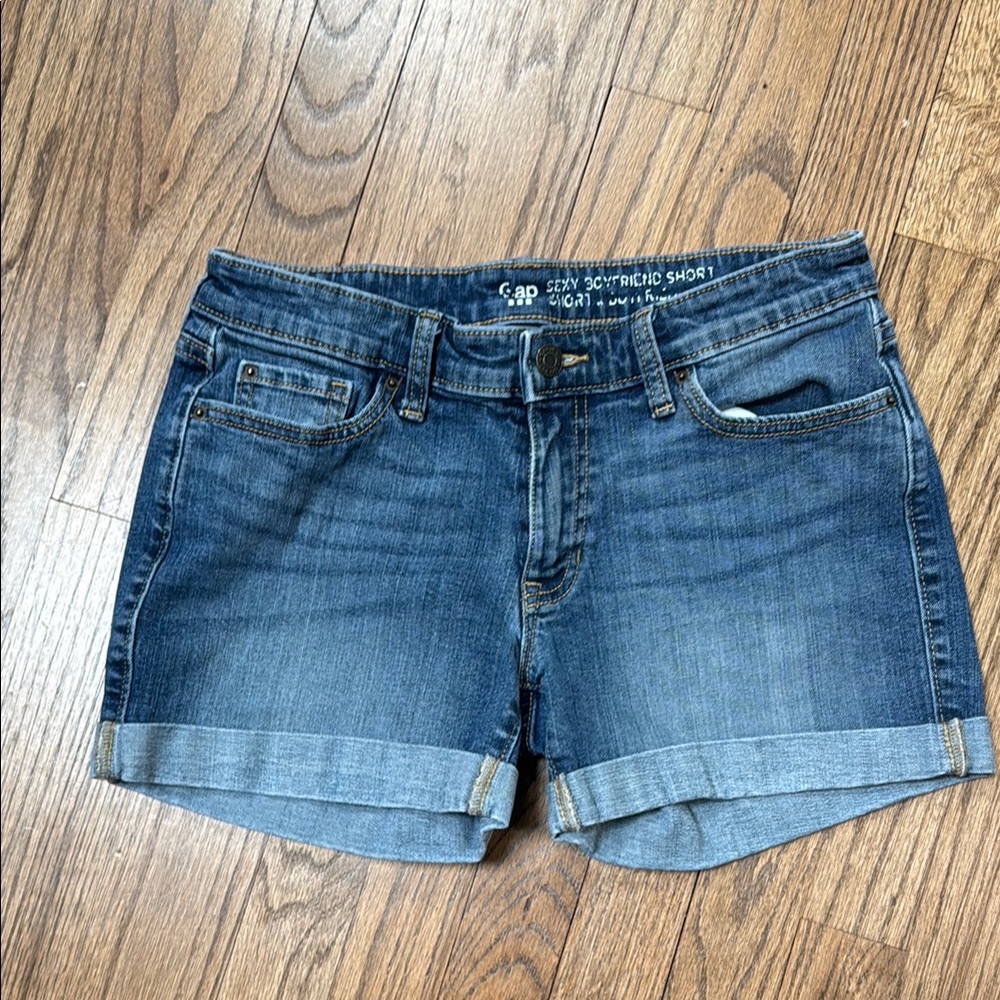 Gap Short Size 2